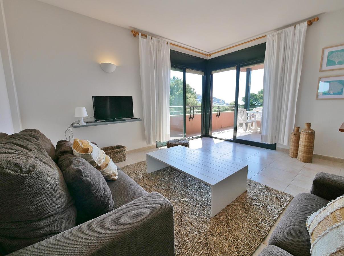 Apartment Con Piscina En *