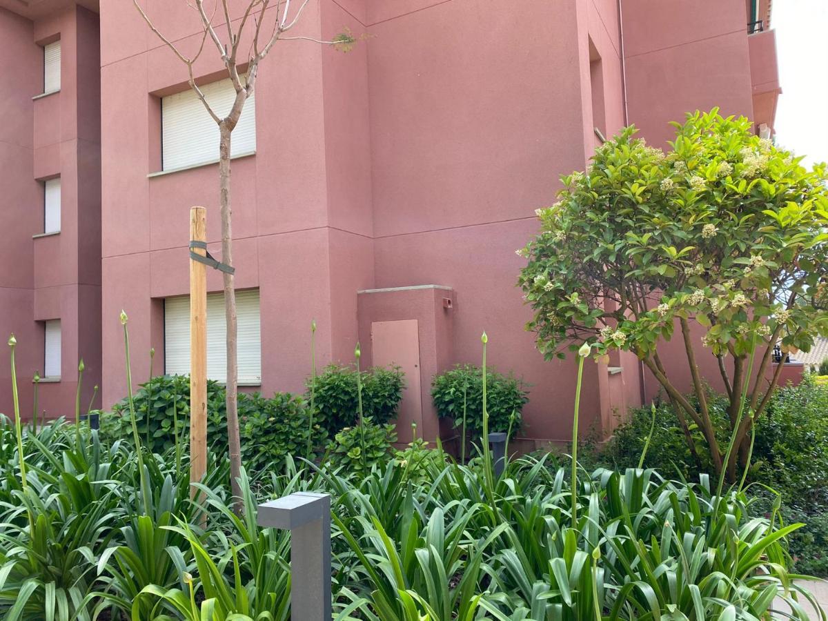 Apartment Con Piscina En