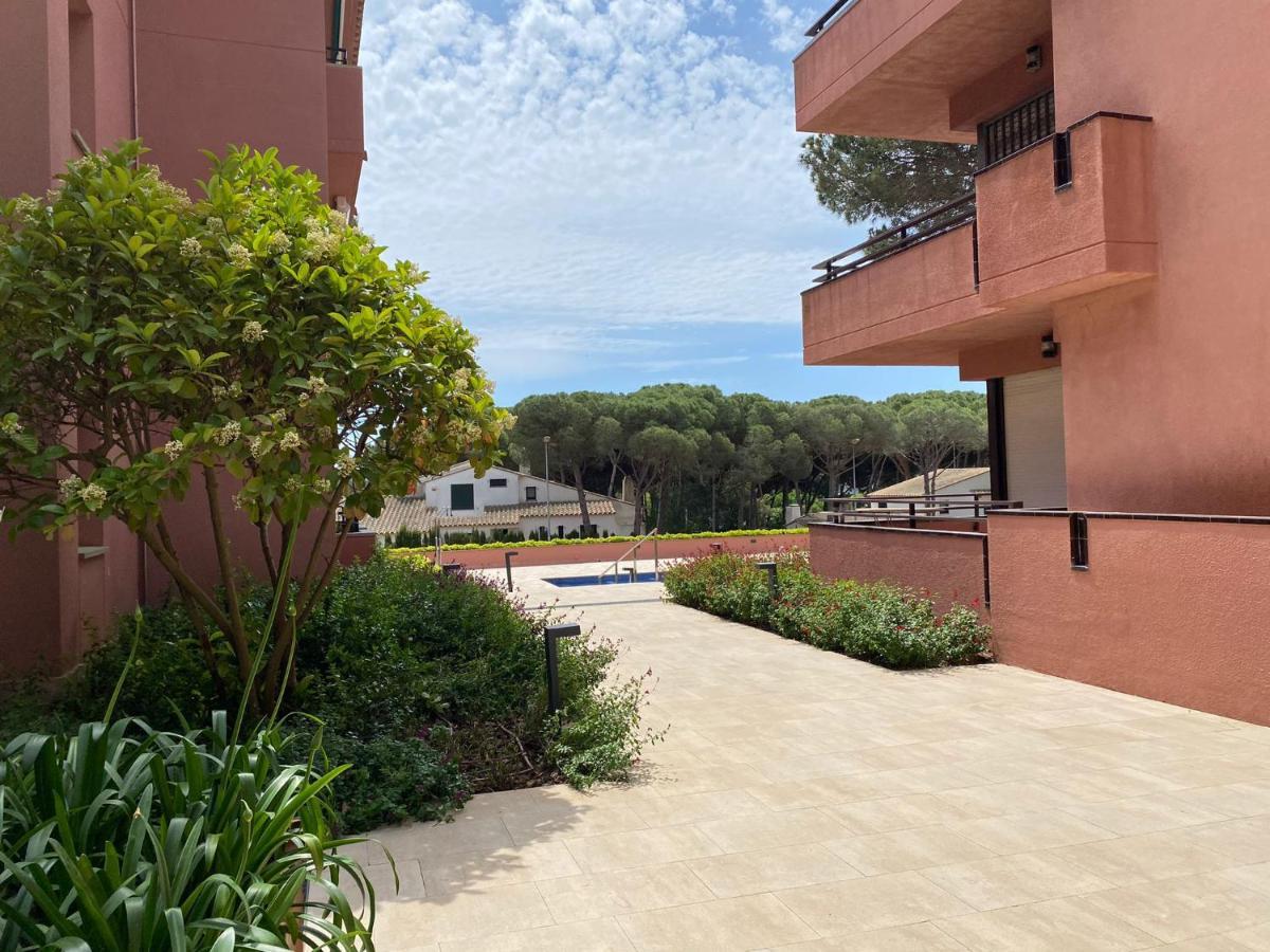 Con Piscina En Apartment