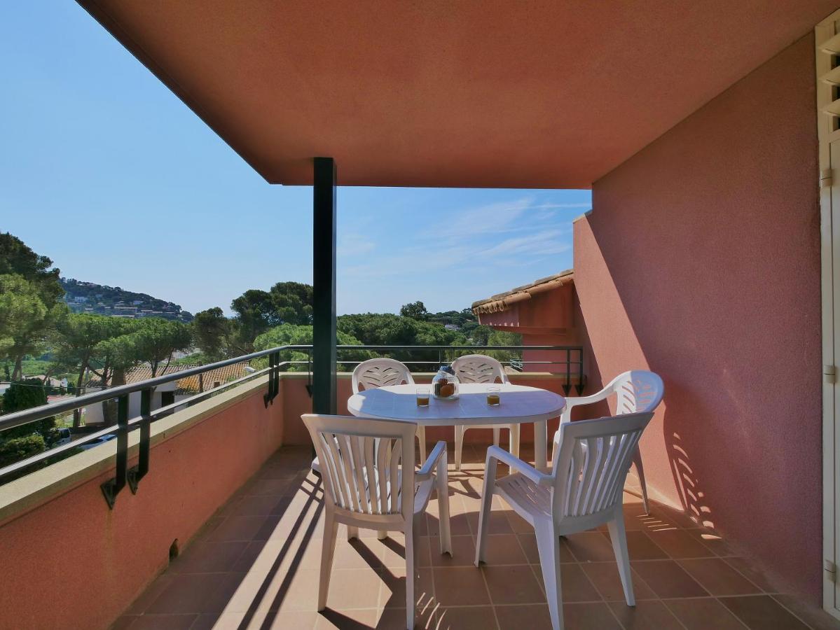 Apartment Con Piscina En *